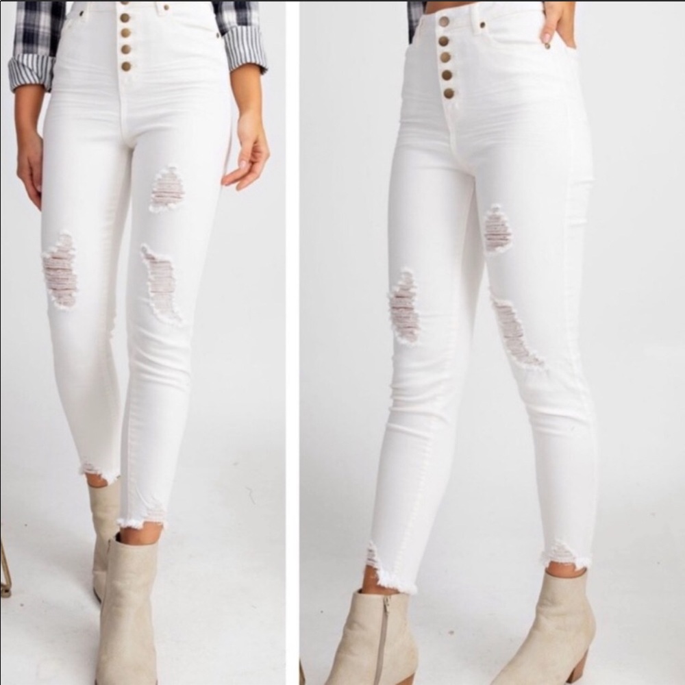 Easel WHITE JEANS HI-WAIST BUTTON FRONT brand boutique - Picture 3 of 12